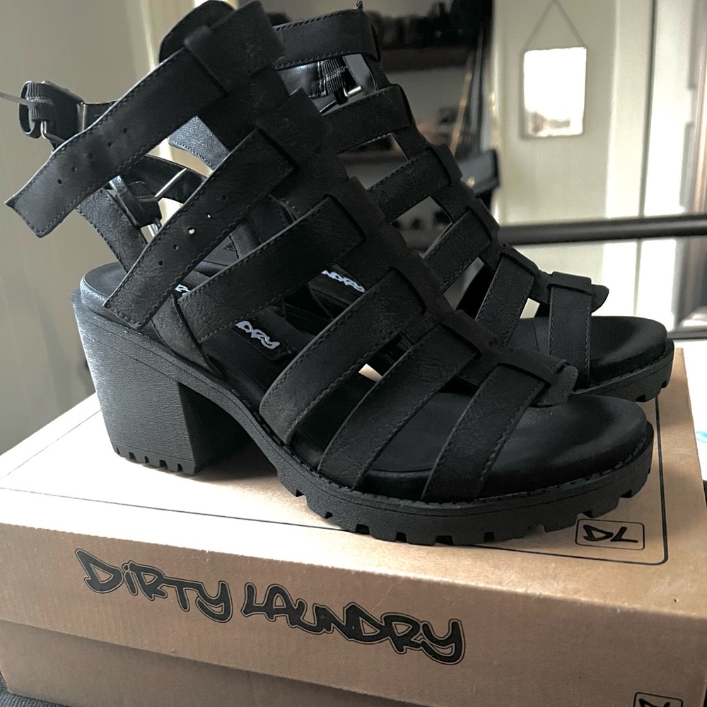 Dirty Laundry Fun Stuff Gladiator Chunky Heel Sandals SZ 7.5